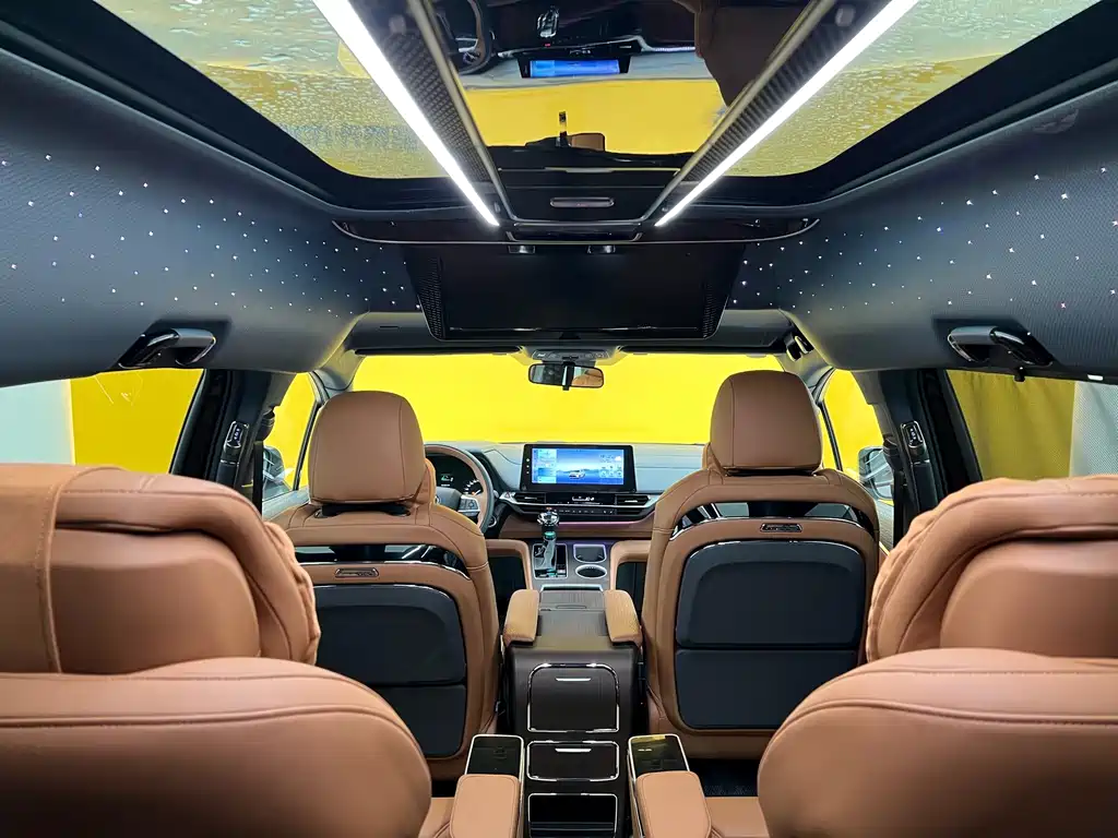 Toyota Granvia — фото 30