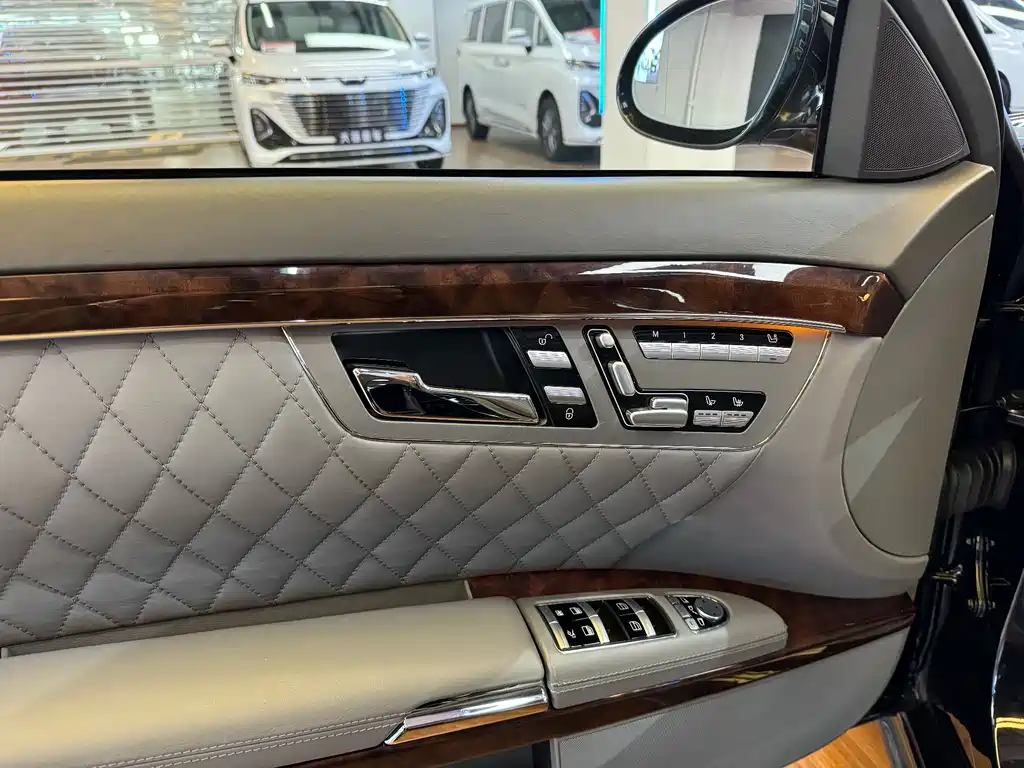 Mercedes-Benz S-Class AMG 2009 — фото 12