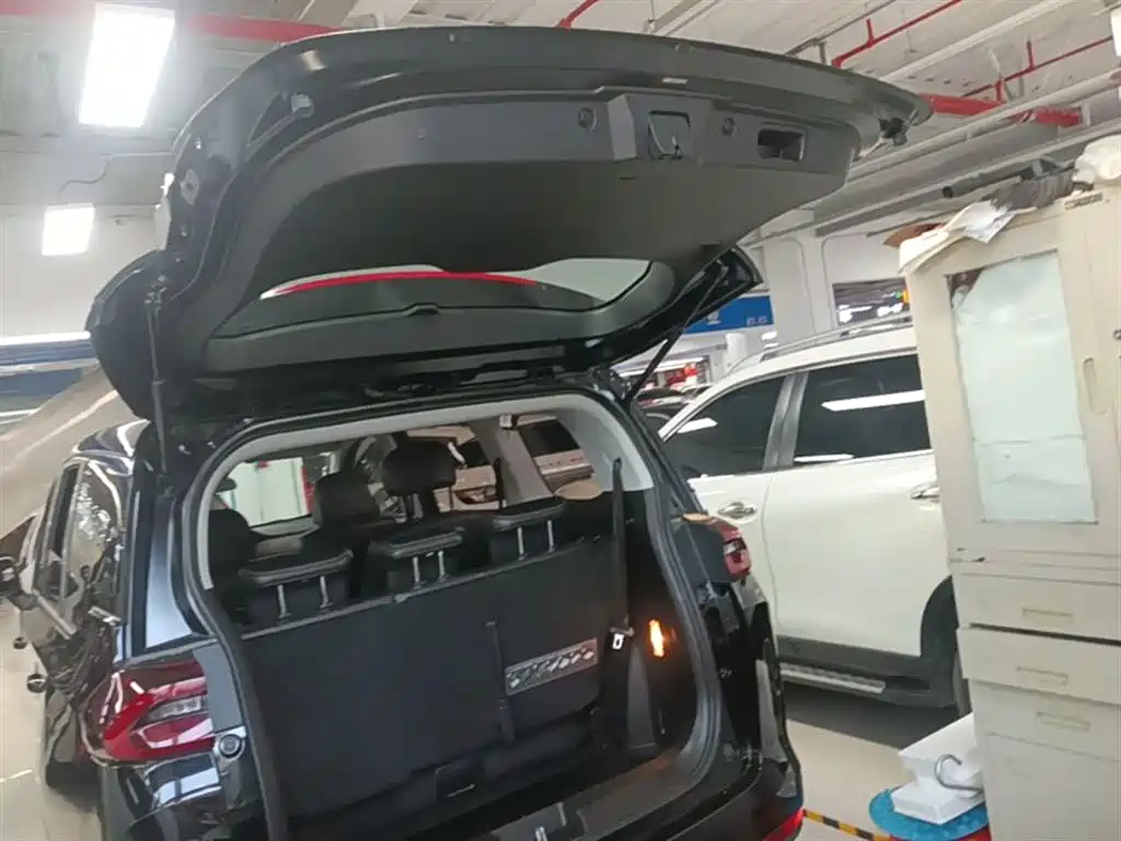 GAC Motor Trumpchi M6 2023 — фото 19