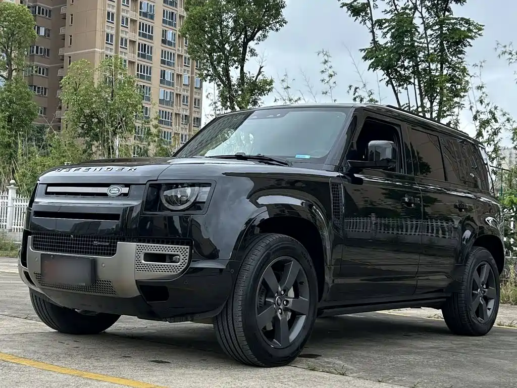Land Rover Defender 2023