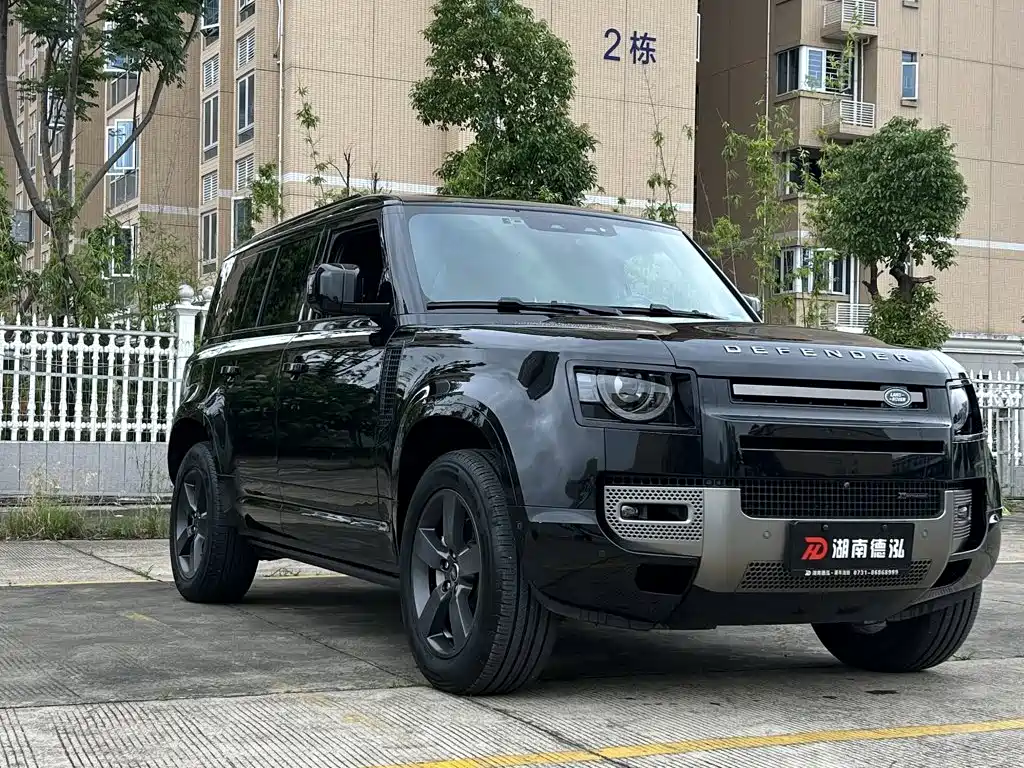 Land Rover Defender 2023