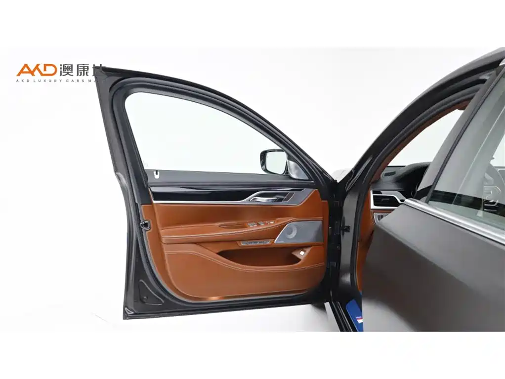 BMW 7 Series 2019 — фото 10