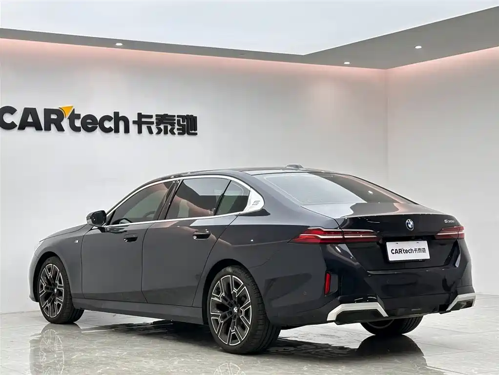 BMW 5 Series 2025