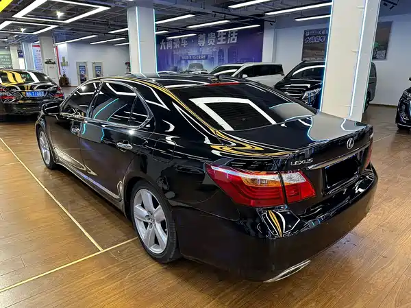 Lexus LS 2010