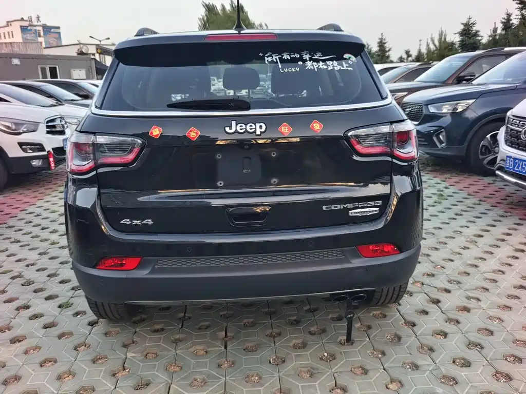 Jeep Compass 2018 — фото 8