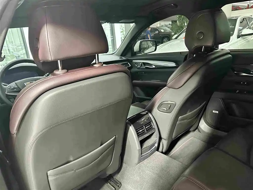 Cadillac CT6 2023 — фото 10
