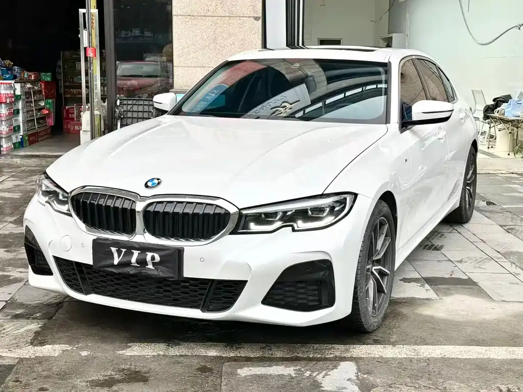 BMW 3 Series 2022 — фото 1