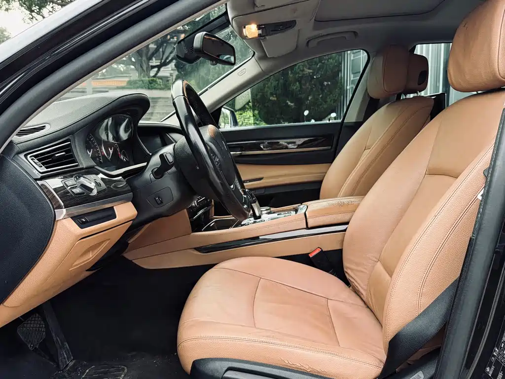 BMW 7 Series 2015 — фото 20