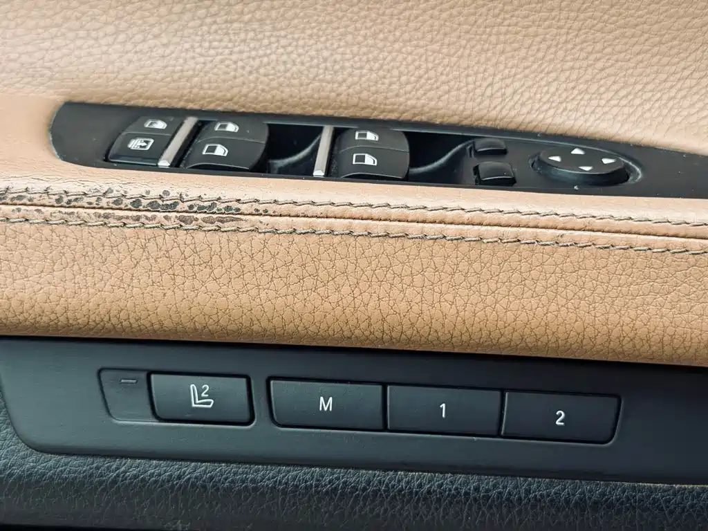 BMW 7 Series 2015 — фото 35