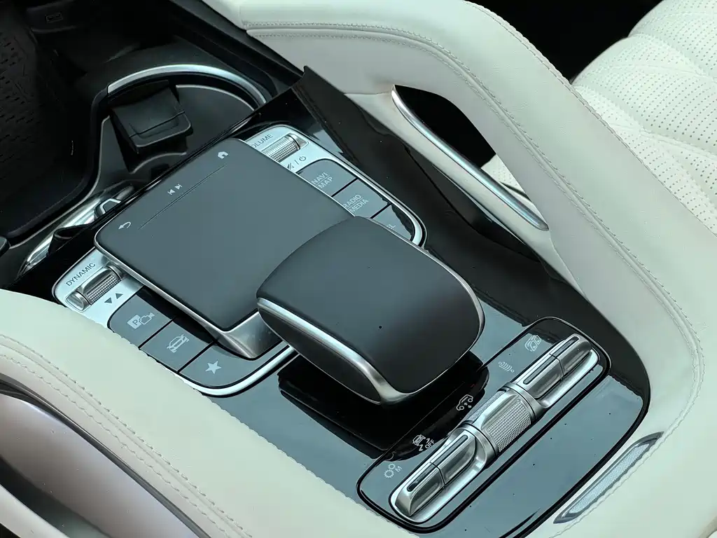 Mercedes-Benz GLS AMG 2024 — фото 18