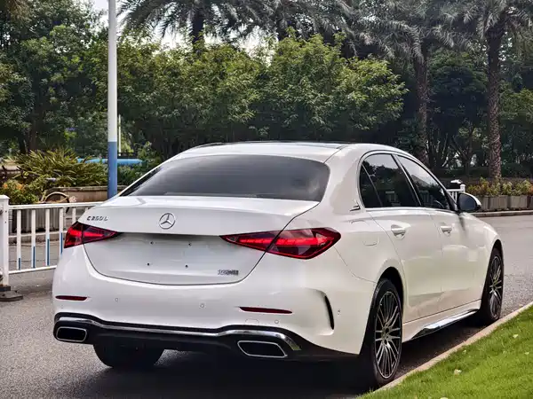 Mercedes-Benz C-Class 2024
