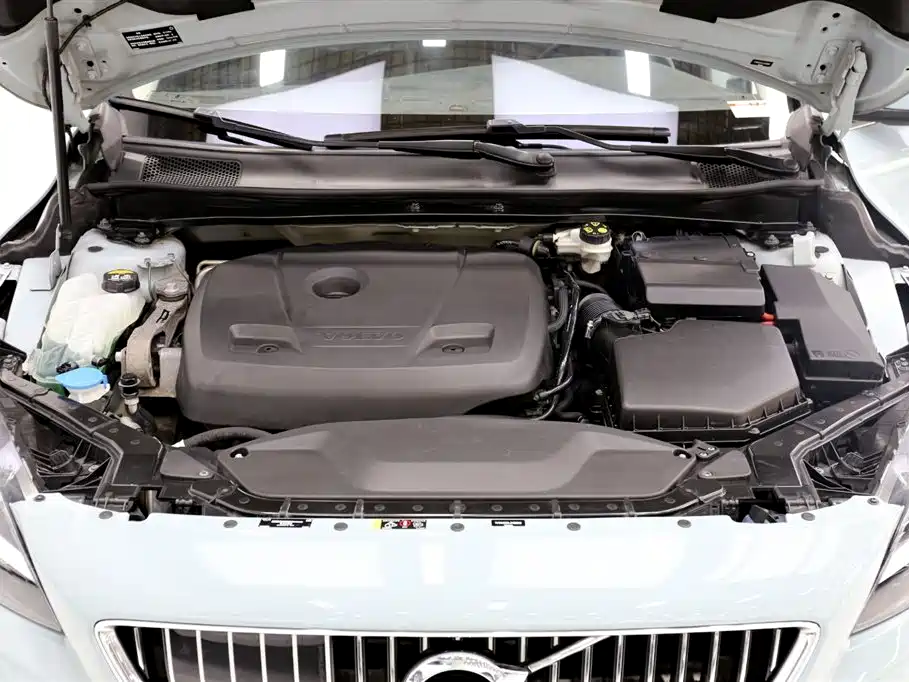 Volvo V40 2017 — фото 21