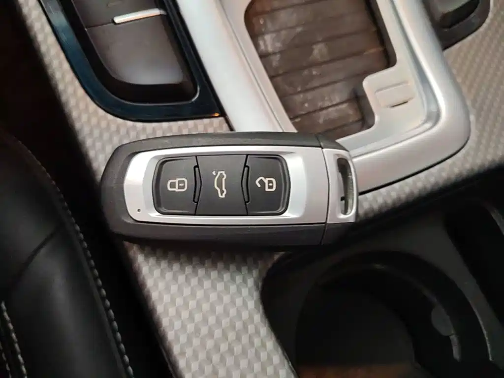 Geely Emgrand GS 2017 — фото 9
