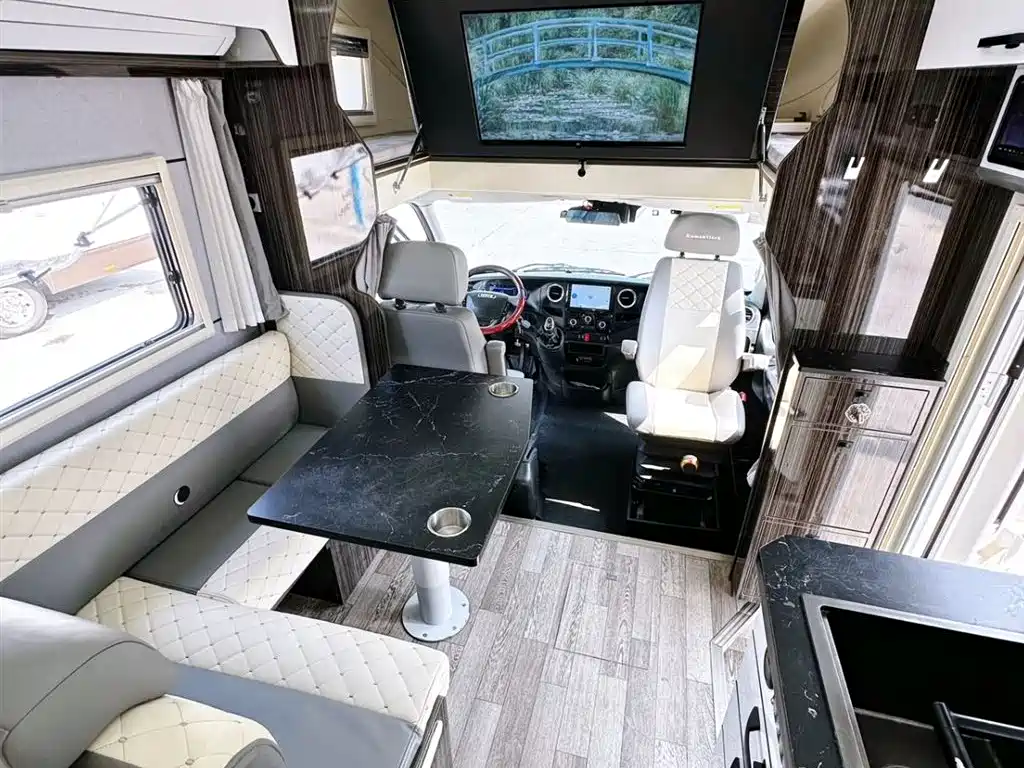 IVECO Ousheng 2023 — фото 13