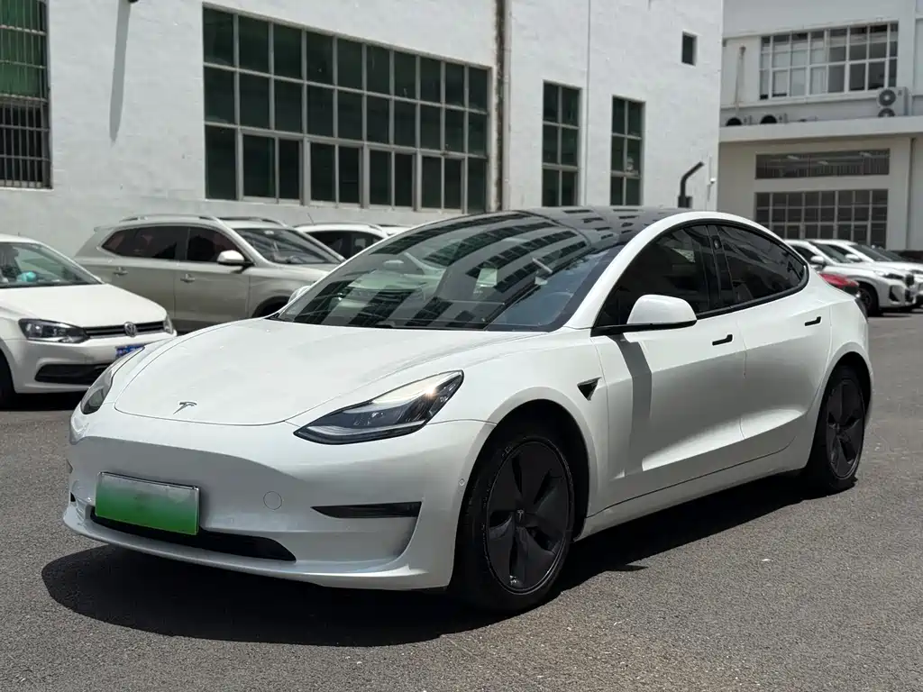 Tesla Model 3 2020 — фото 1