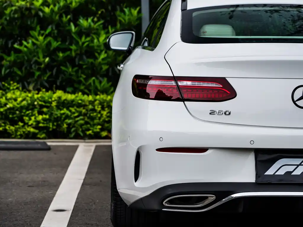 Mercedes-Benz E-Class 2023 — фото 13