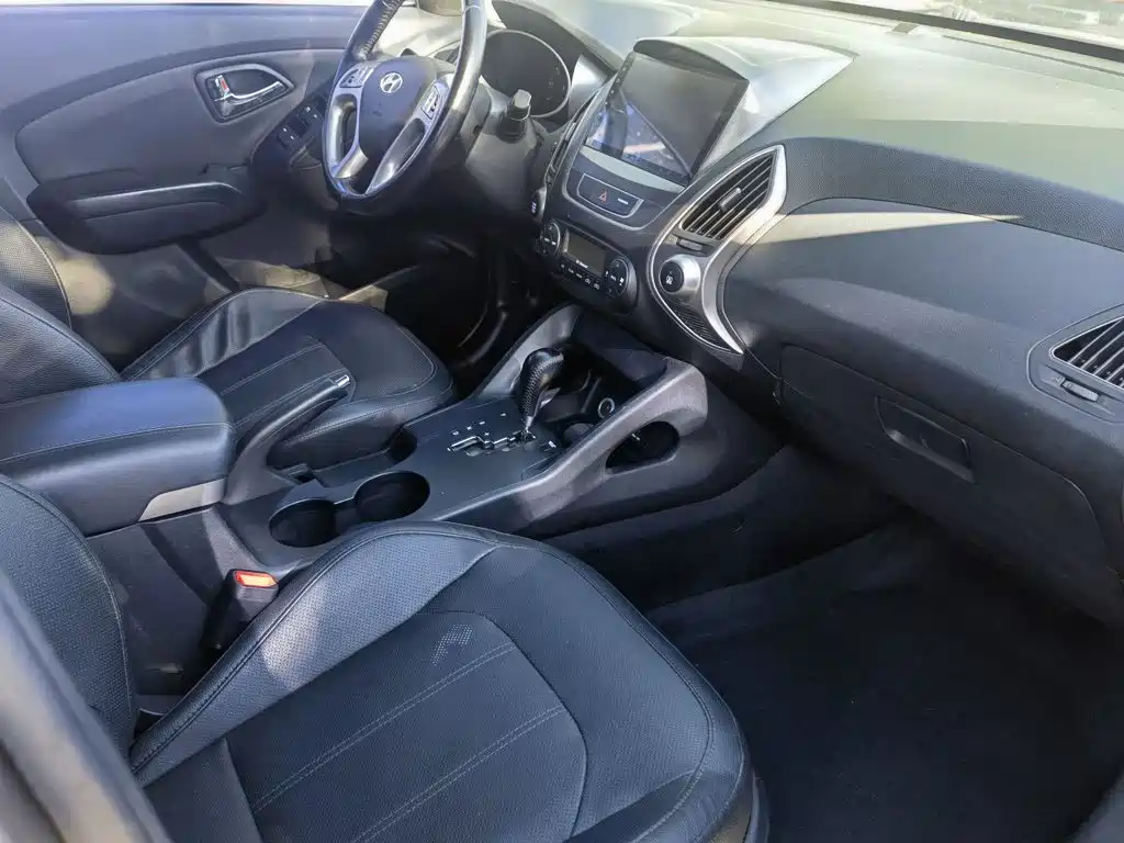 Hyundai ix35 2015 — фото 13