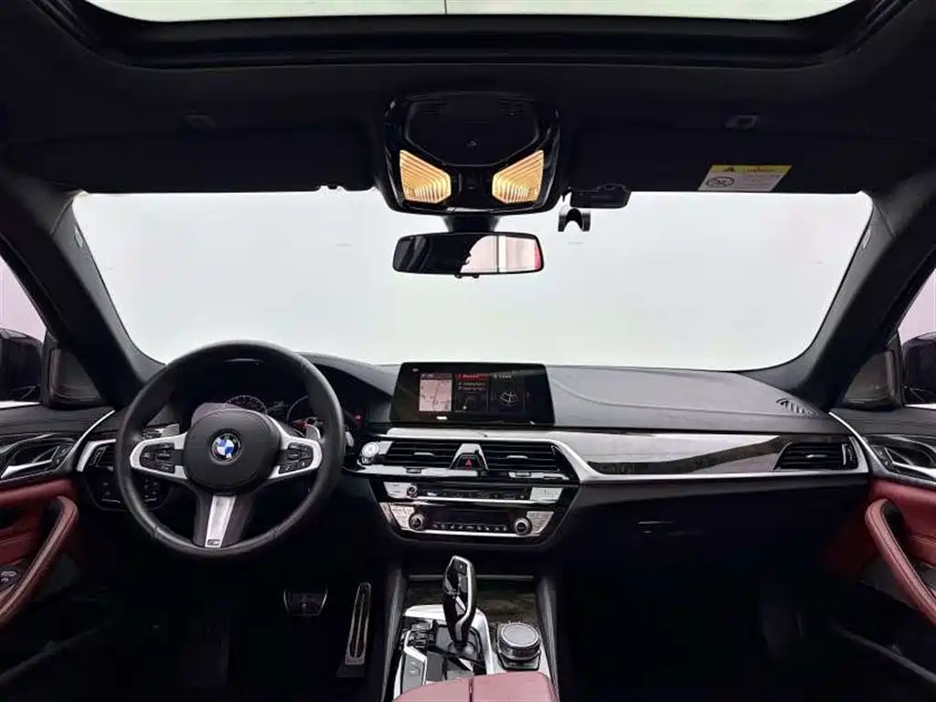 BMW 5 Series 2019 — фото 8