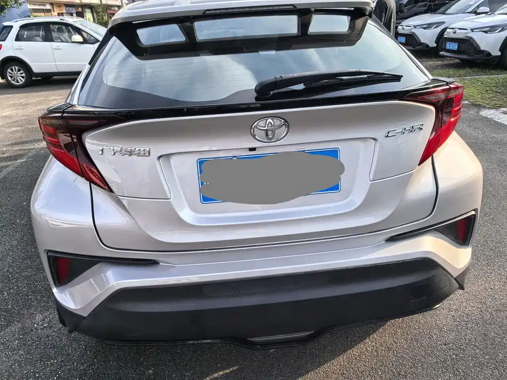 Toyota C-HR 2022 — фото 8