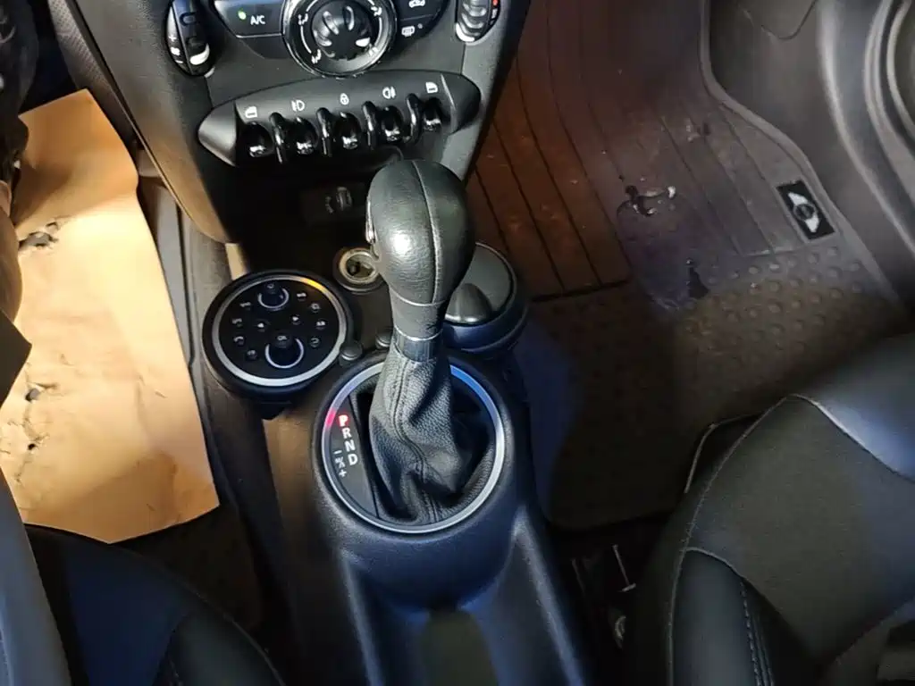 MINI Clubman 2015 — фото 14