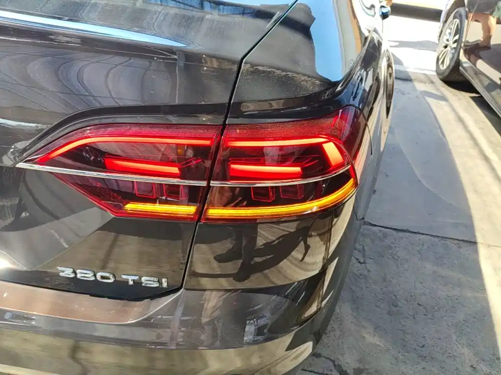 Volkswagen Phideon 2018 — фото 24