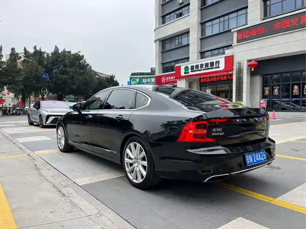 Volvo S90 2018