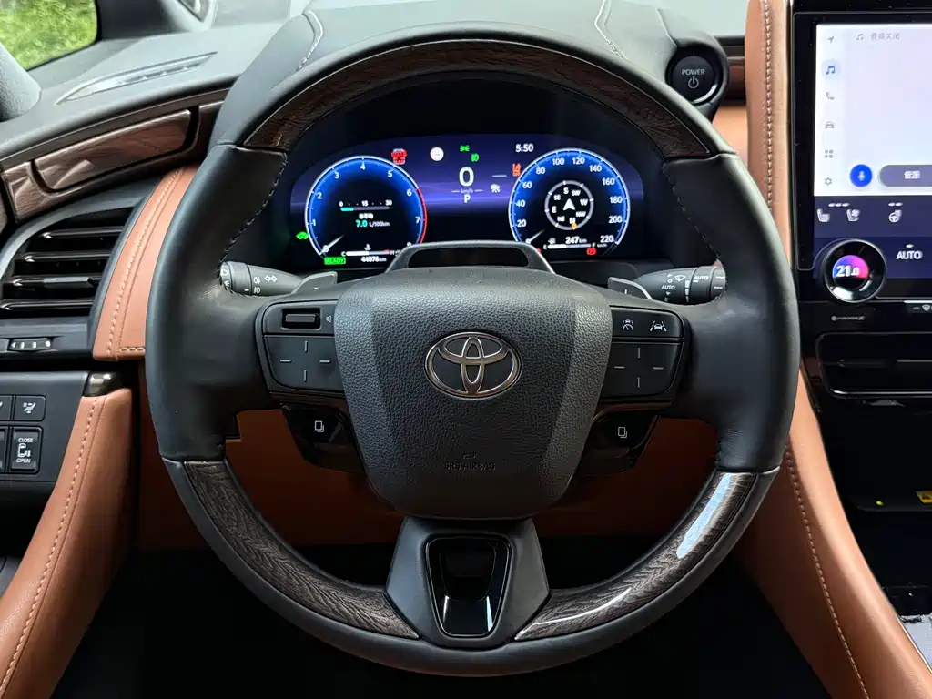 Toyota Alphard 2023 — фото 14