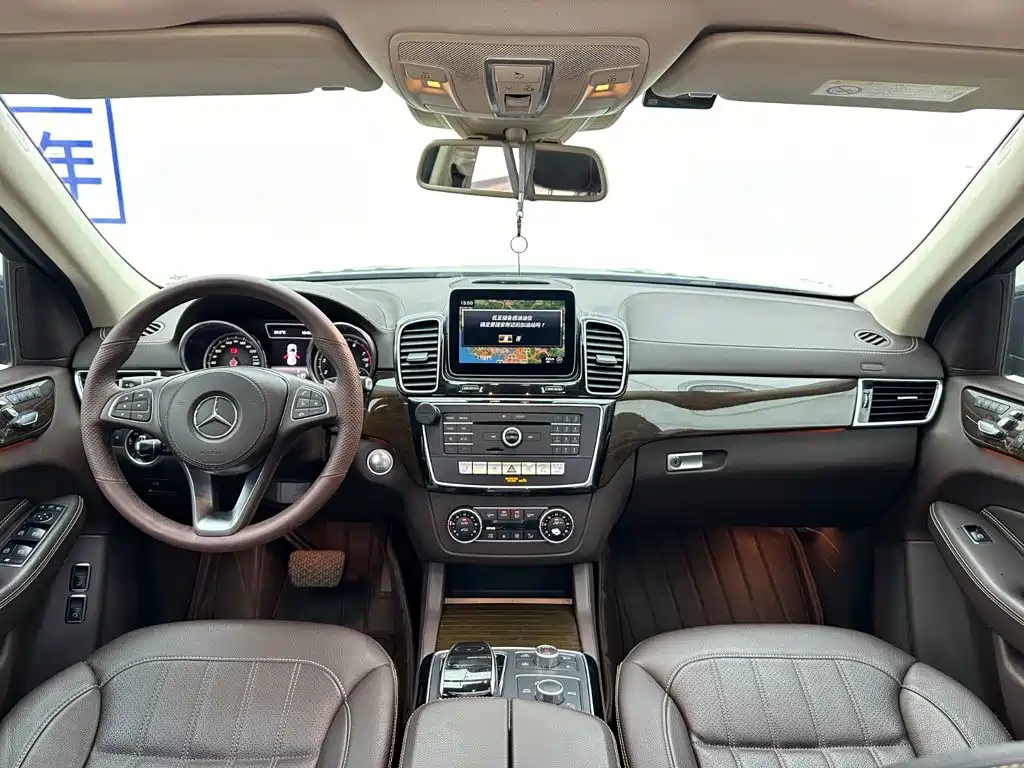 Mercedes-Benz GLS 2018 — фото 14