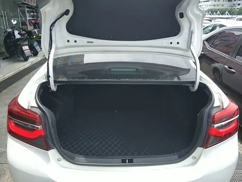 Toyota Vios 2022 — фото 19
