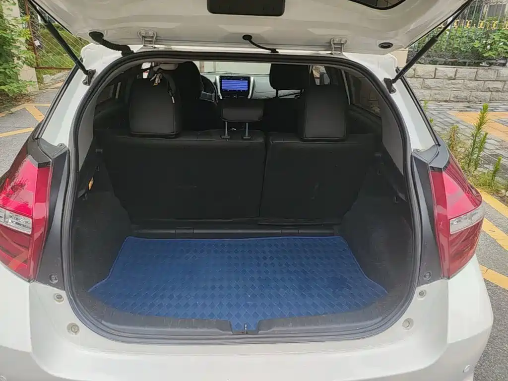 Toyota Yaris L 2019 — фото 19