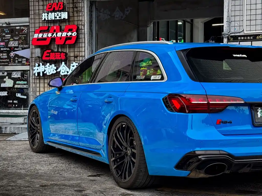 Audi RS 4 2021 — фото 4