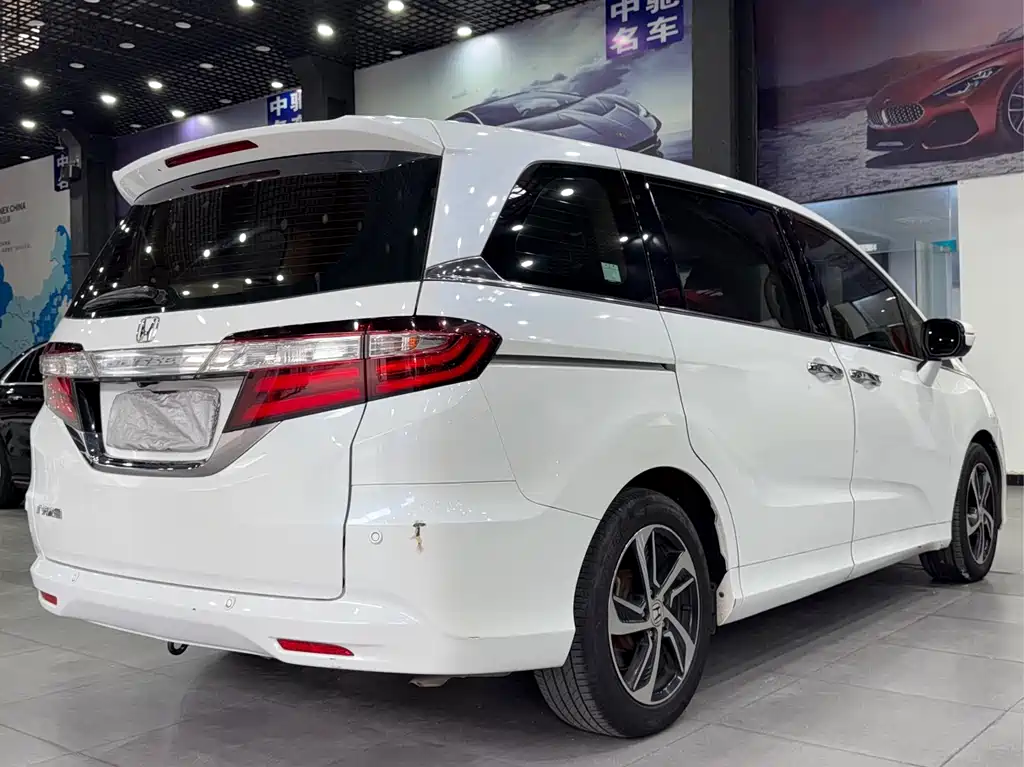Honda Odyssey 2017 — фото 25