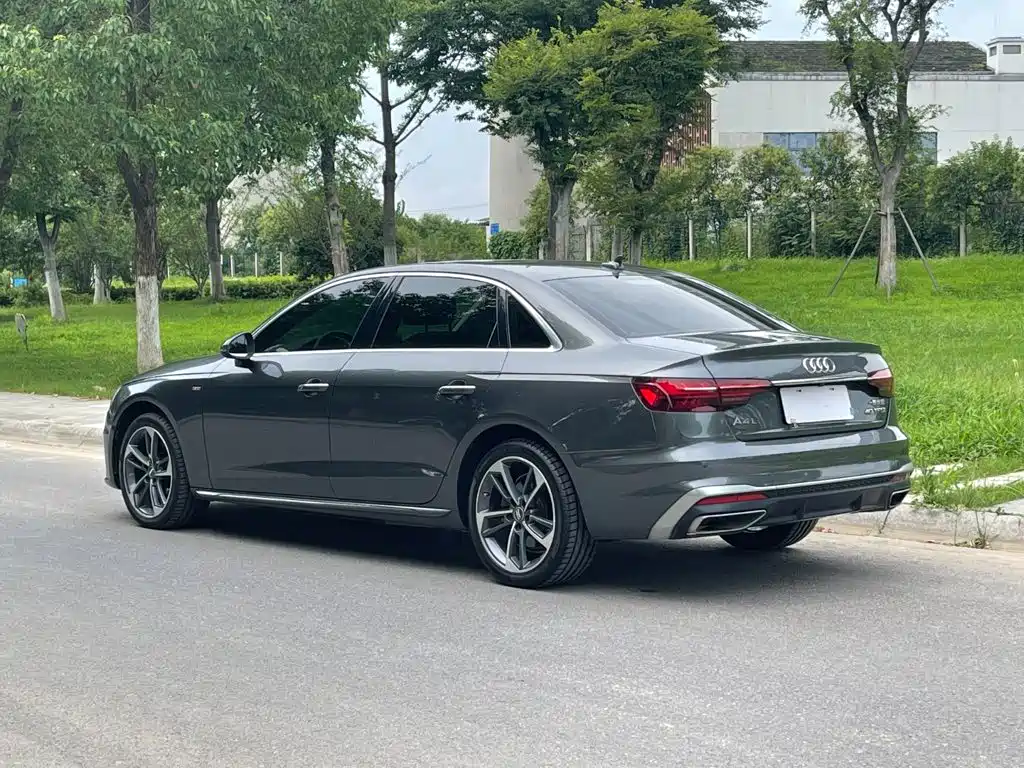 Audi A4L 2021