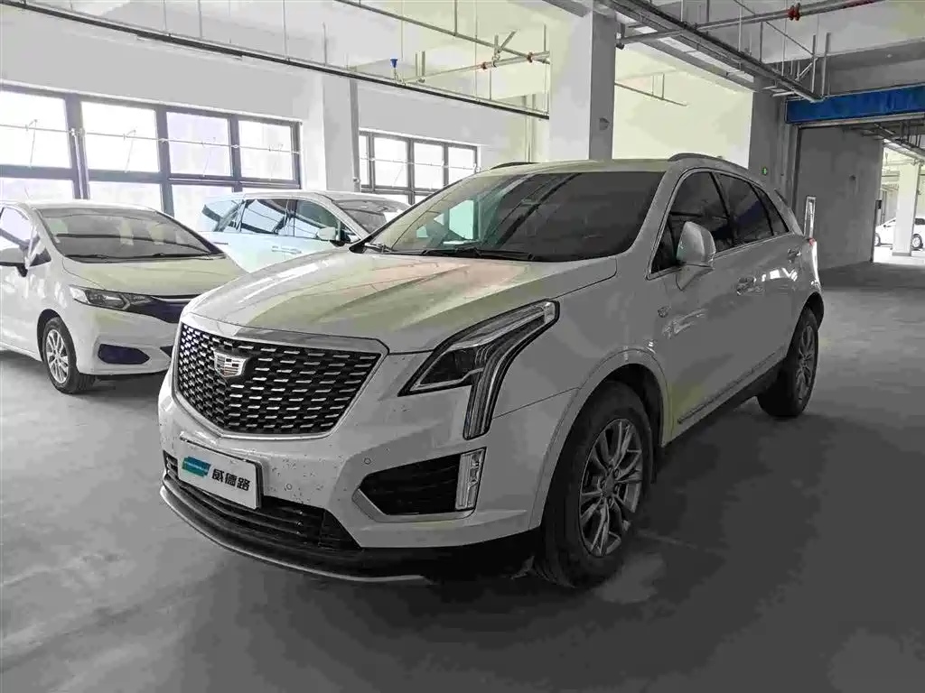Cadillac XT5 2021 — фото 1
