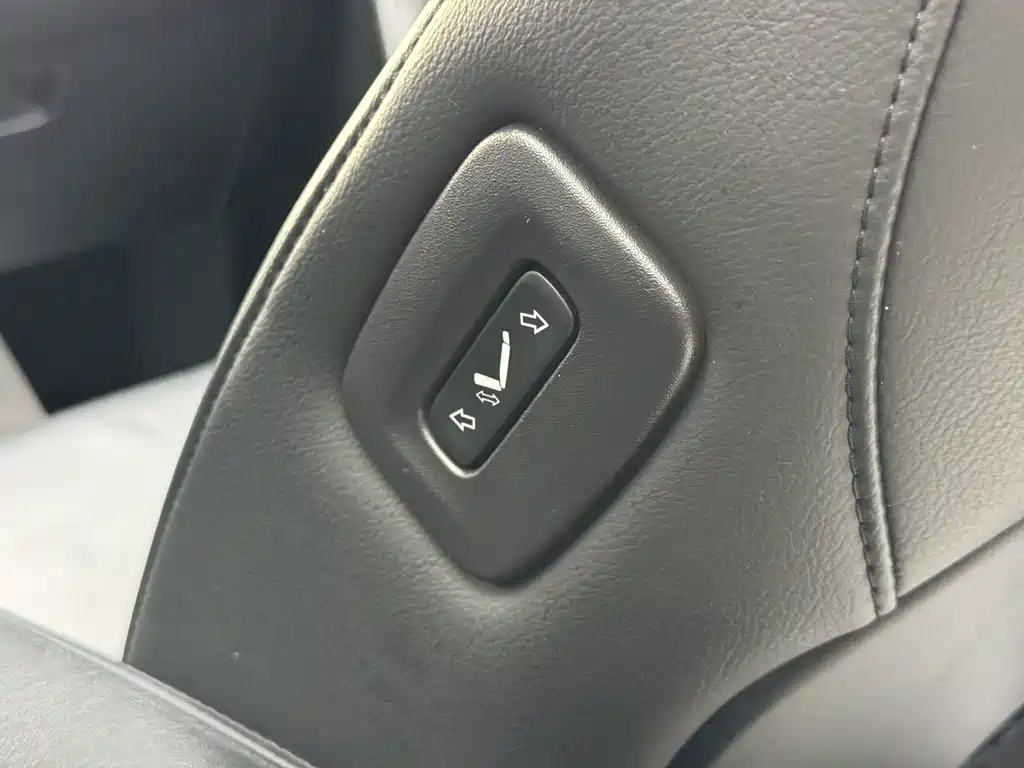 Jeep Commander 2019 — фото 16