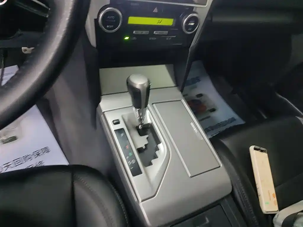 Toyota Camry 2014 — фото 14