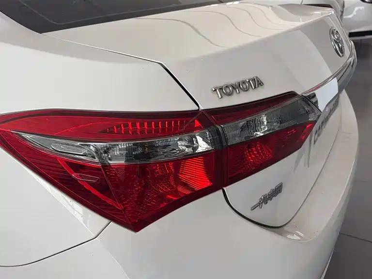 Toyota Corolla 2019 — фото 8