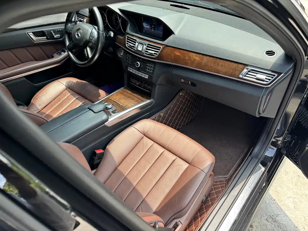 Mercedes-Benz E-Class 2015 — фото 38