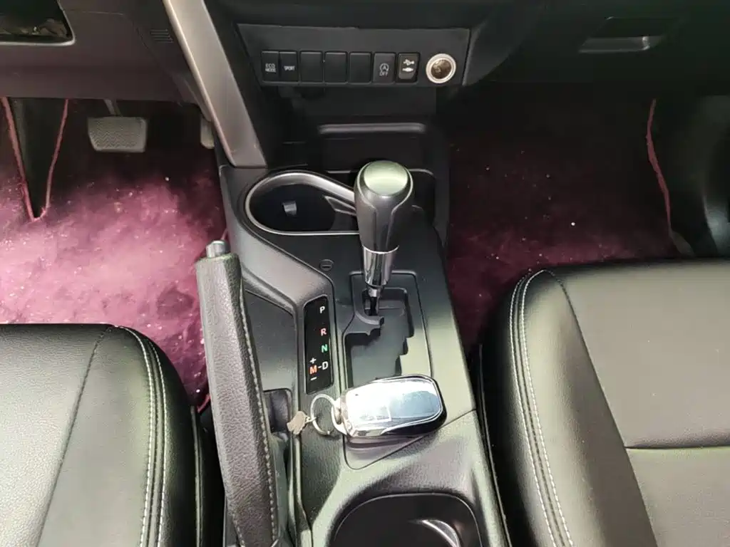 Toyota RAV4 2018 — фото 14