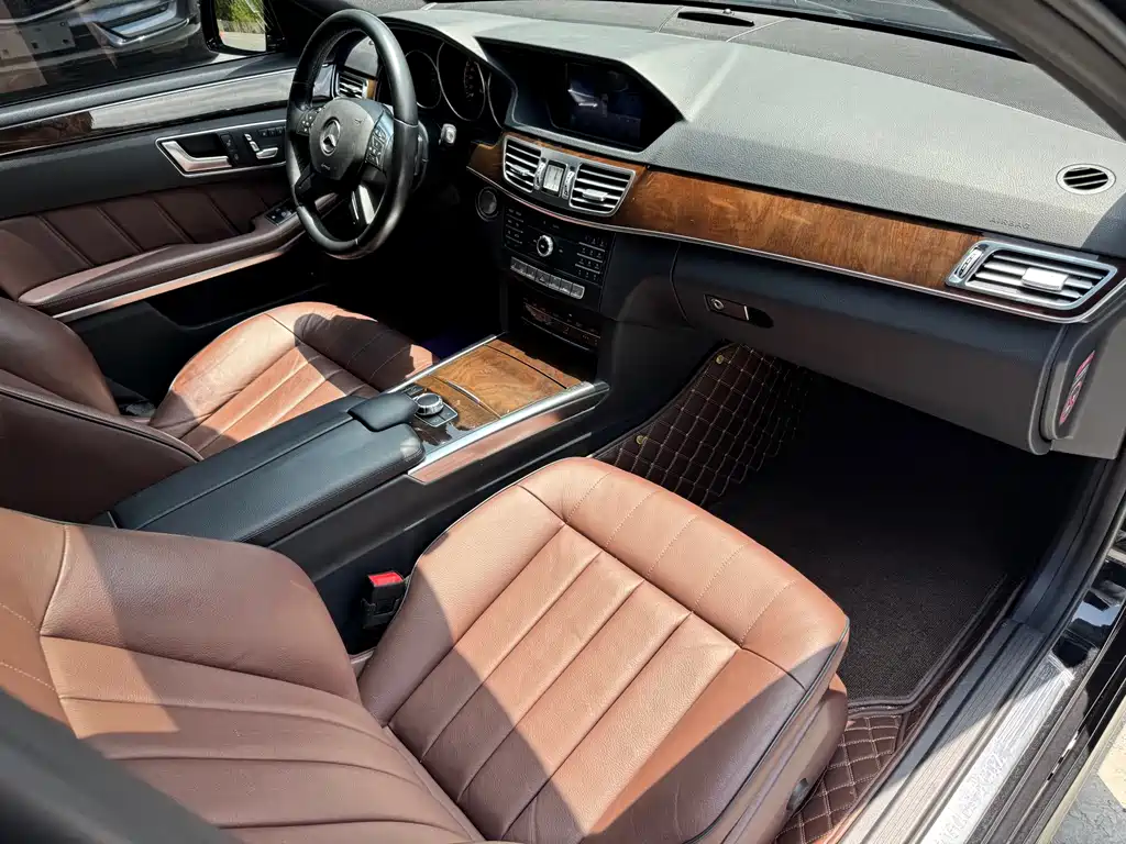 Mercedes-Benz E-Class 2015 — фото 40