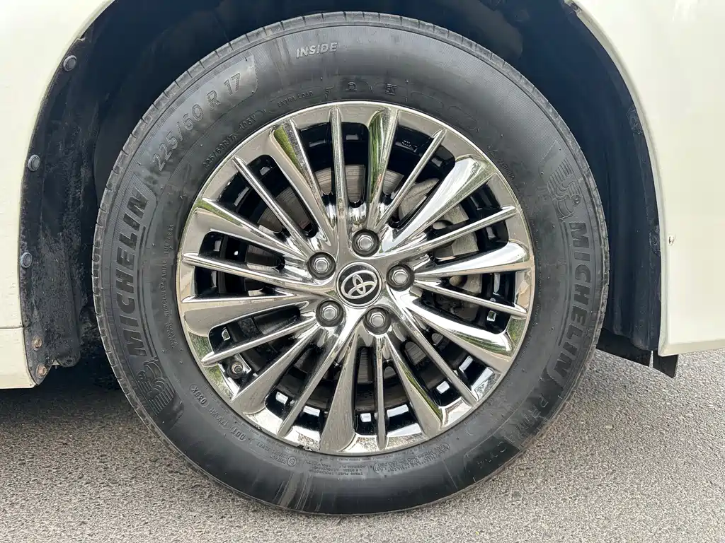 Toyota Alphard 2020 — фото 35