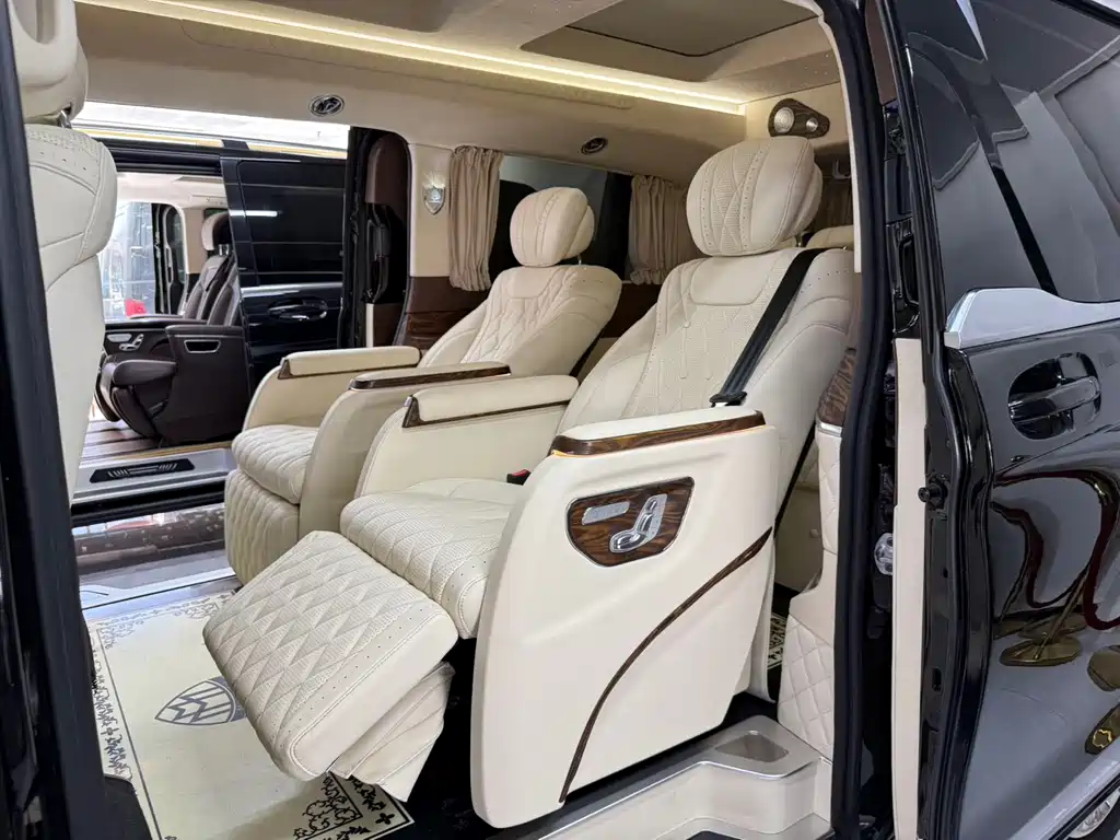 Mercedes-Benz V-Class 2020 — фото 8