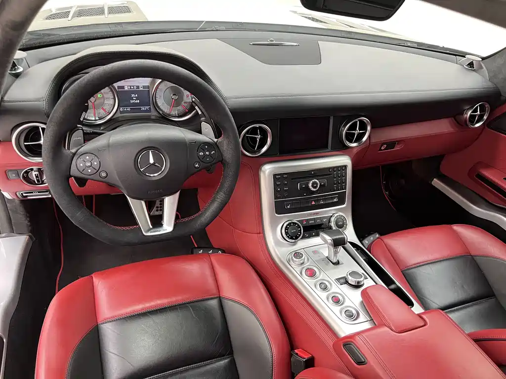 Mercedes-Benz SLS AMG 2011 — фото 24