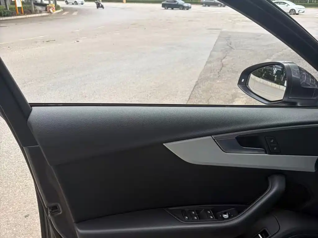 Audi A4L 2021