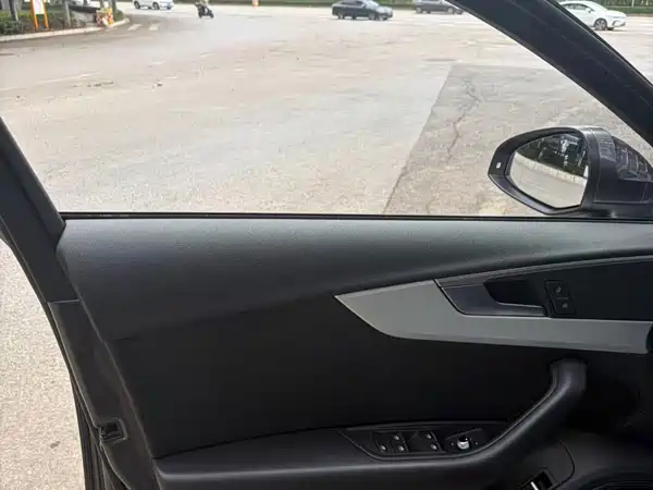 Audi A4L 2021
