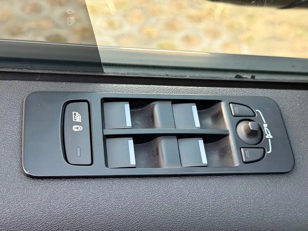 Land Rover Discovery Sport 2020 — фото 18