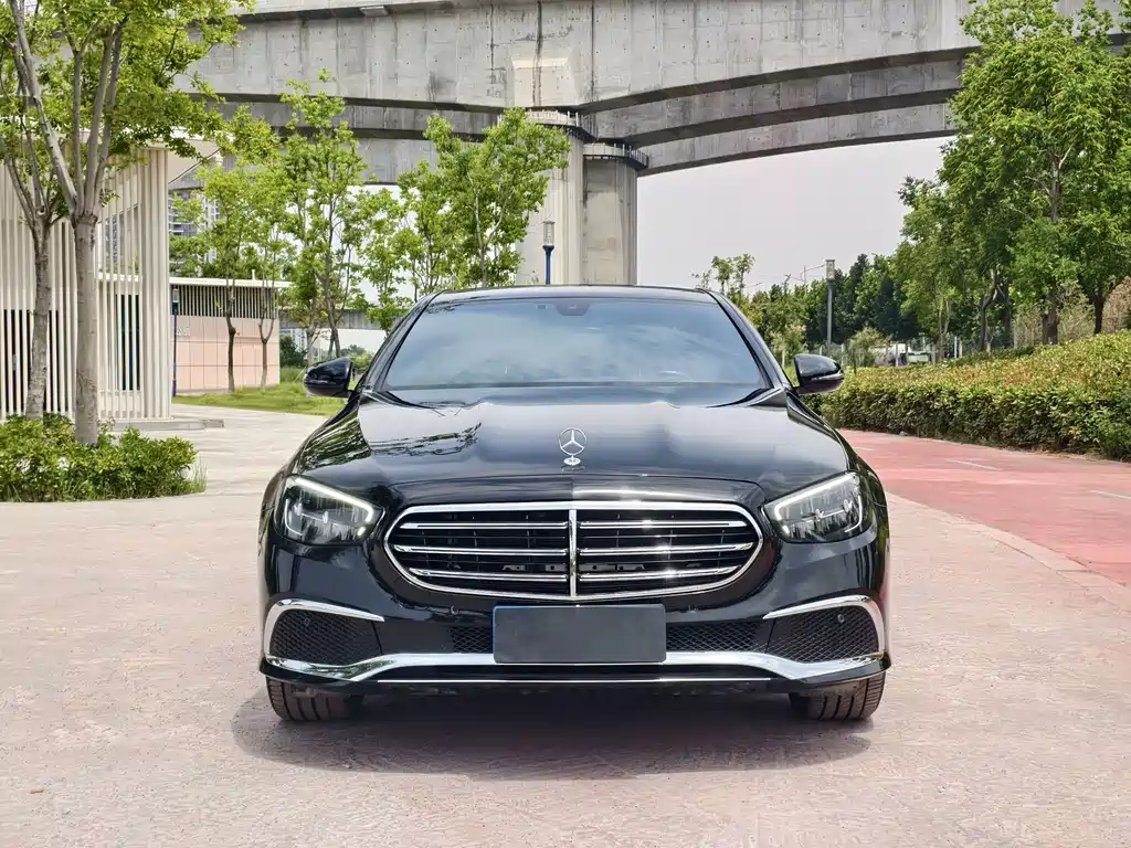 Mercedes-Benz E-Class 2023 — фото 2