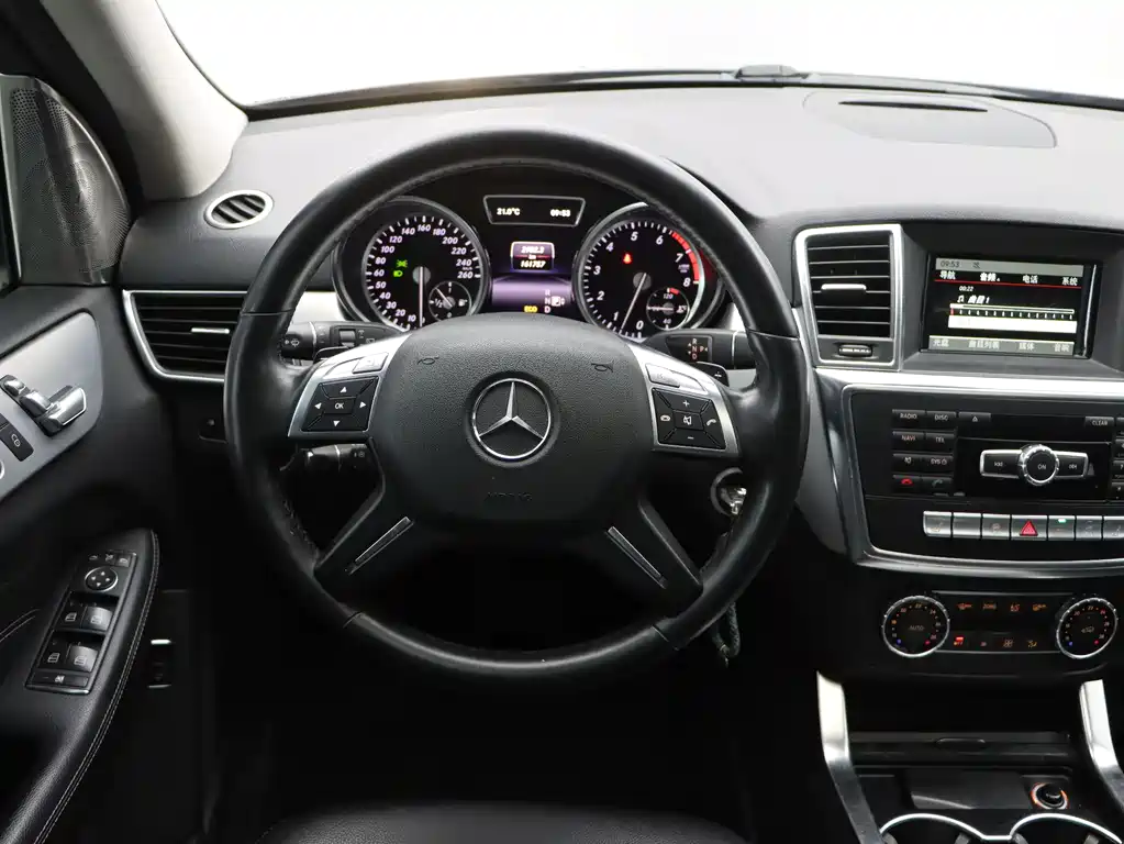Mercedes-Benz M-Class 2014 — фото 11