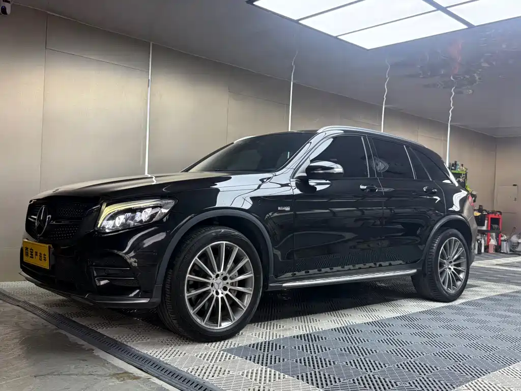 Mercedes-Benz GLC AMG 2018 — фото 1