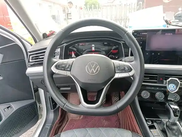 Volkswagen Sagitar 2023